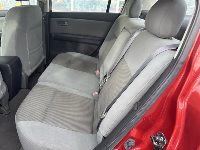 2011 Nissan Sentra 2.0 - Photo 10 - Lynwood, IL 60411
