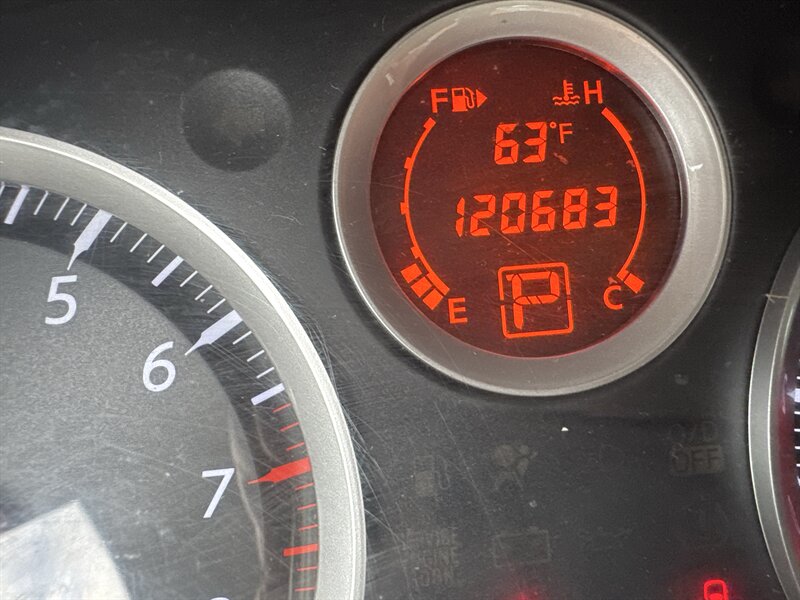 2011 Nissan Sentra 2.0 - Photo 14 - Lynwood, IL 60411