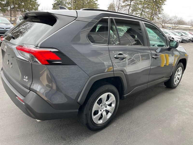 2020 Toyota RAV4 LE   - Photo 6 - Lynwood, IL 60411