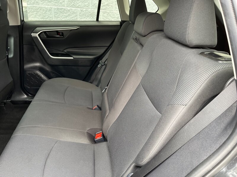 2020 Toyota RAV4 LE   - Photo 10 - Lynwood, IL 60411