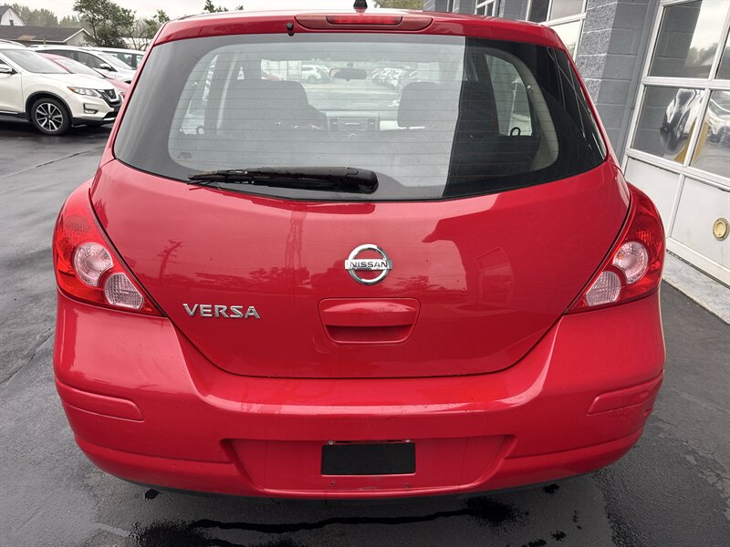 2011 Nissan Versa 1.8 S - Photo 5 - Lynwood, IL 60411