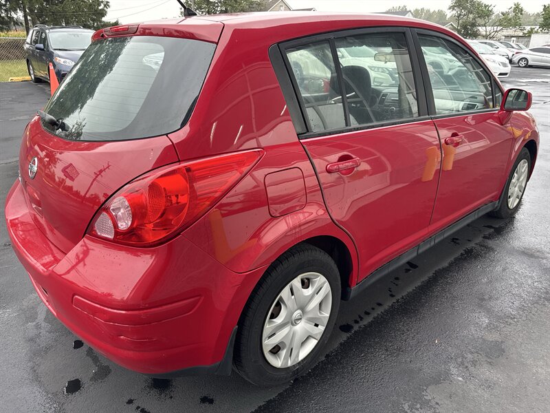 2011 Nissan Versa 1.8 S - Photo 6 - Lynwood, IL 60411