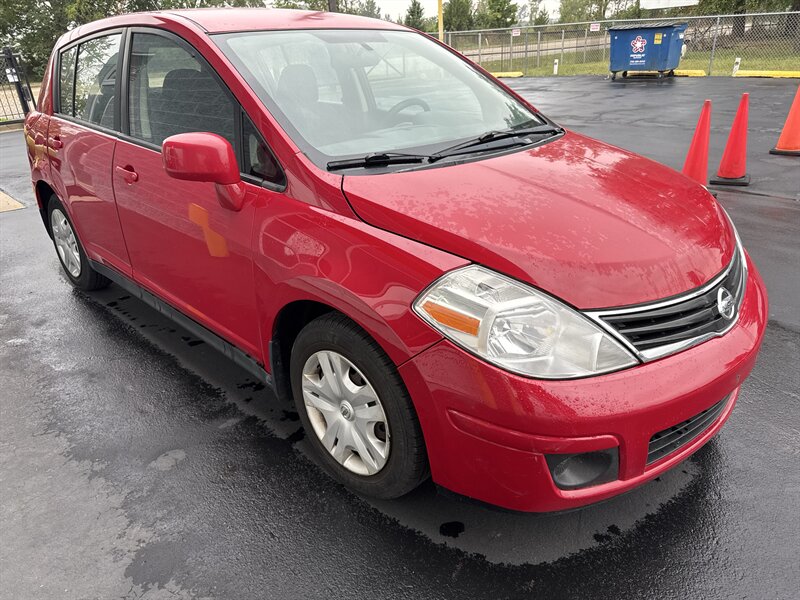 2011 Nissan Versa 1.8 S - Photo 1 - Lynwood, IL 60411