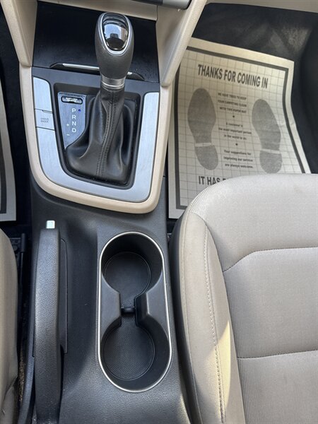 2018 Hyundai ELANTRA SEL   - Photo 12 - Lynwood, IL 60411