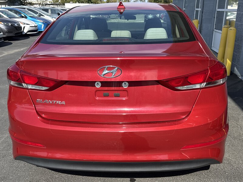 2018 Hyundai ELANTRA SEL   - Photo 5 - Lynwood, IL 60411