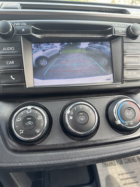 2018 Toyota RAV4 LE   - Photo 16 - Lynwood, IL 60411