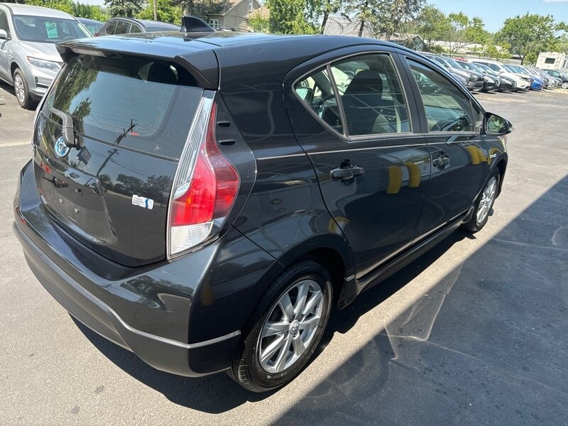 2017 Toyota Prius c One   - Photo 6 - Lynwood, IL 60411