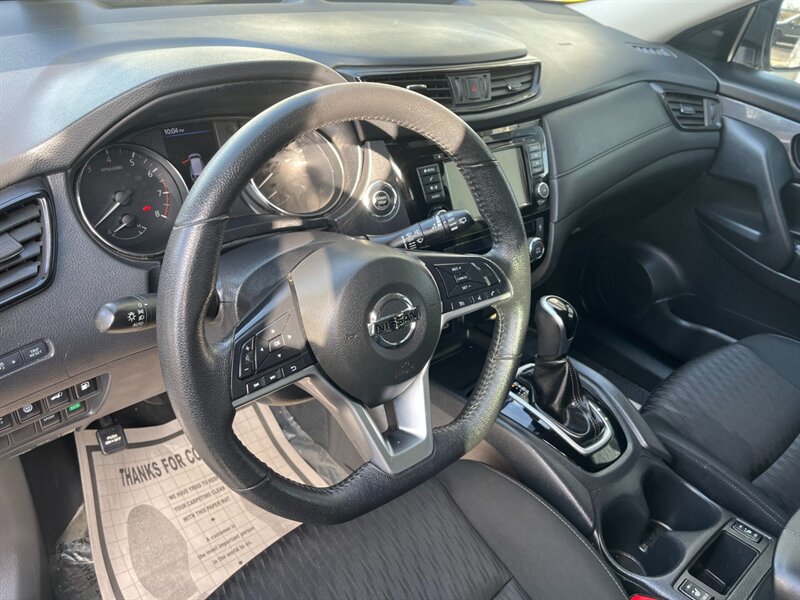 2020 Nissan Rogue SV   - Photo 10 - Lynwood, IL 60411