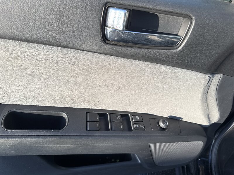 2011 Nissan Sentra 2.0   - Photo 9 - Lynwood, IL 60411