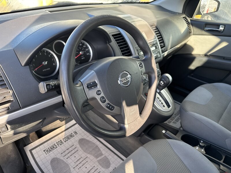 2011 Nissan Sentra 2.0   - Photo 8 - Lynwood, IL 60411
