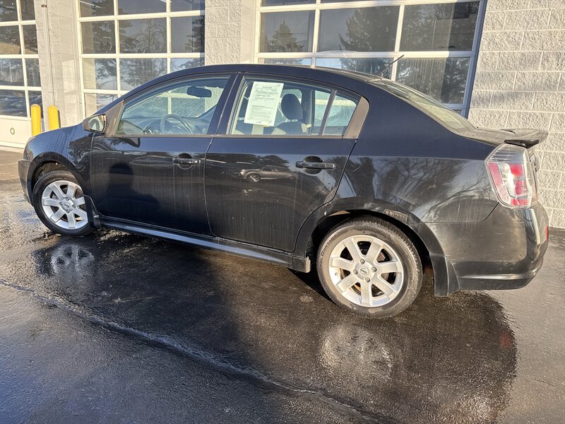 2011 Nissan Sentra 2.0   - Photo 4 - Lynwood, IL 60411