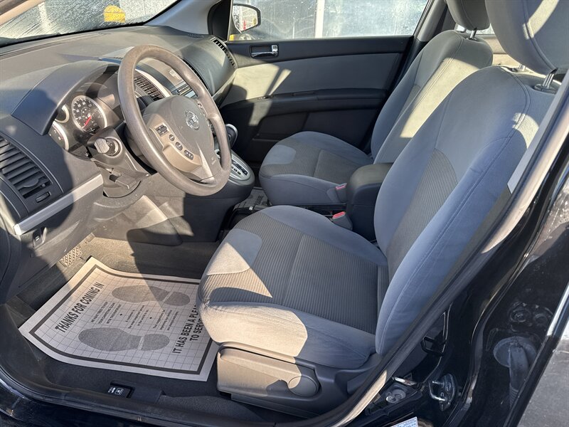 2011 Nissan Sentra 2.0   - Photo 7 - Lynwood, IL 60411