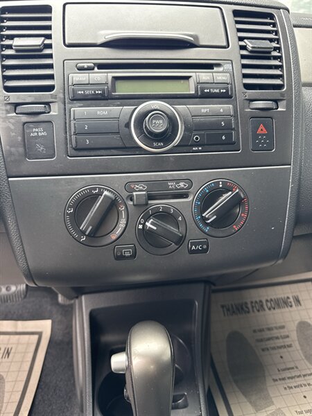 2011 Nissan Versa 1.8 S   - Photo 12 - Lynwood, IL 60411