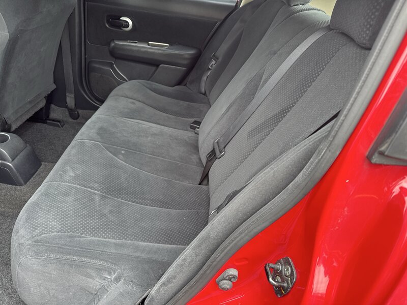 2011 Nissan Versa 1.8 S   - Photo 10 - Lynwood, IL 60411