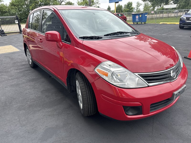 2011 Nissan Versa 1.8 S   - Photo 1 - Lynwood, IL 60411