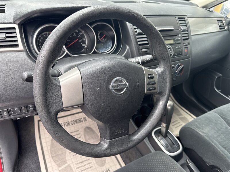 2011 Nissan Versa 1.8 S   - Photo 8 - Lynwood, IL 60411