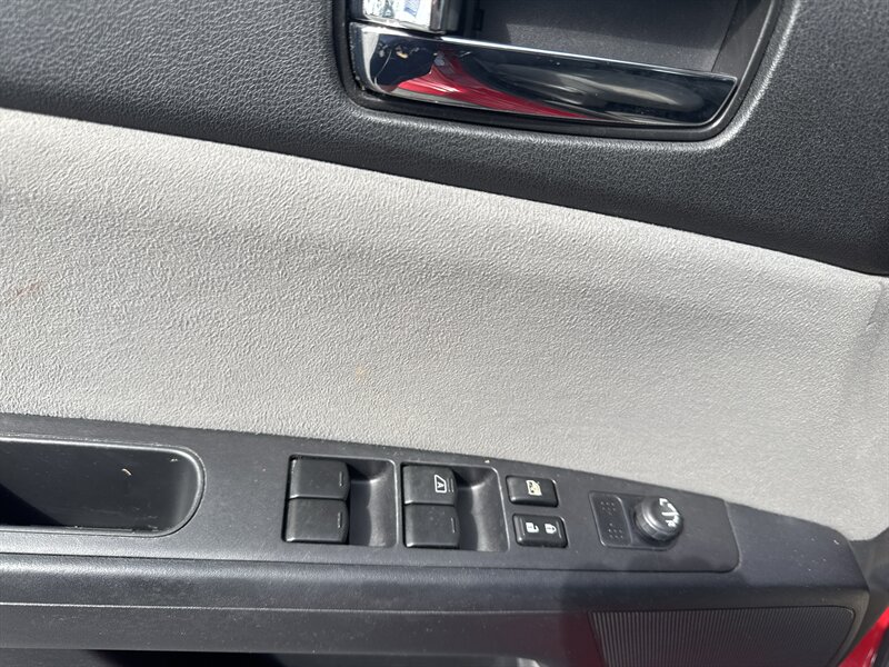 2012 Nissan Sentra 2.0 - Photo 9 - Lynwood, IL 60411