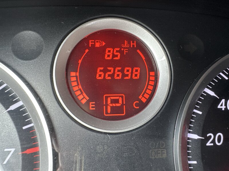 2012 Nissan Sentra 2.0 - Photo 15 - Lynwood, IL 60411