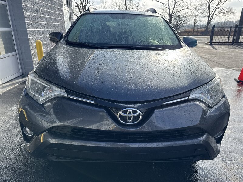 2016 Toyota RAV4 XLE - Photo 2 - Lynwood, IL 60411