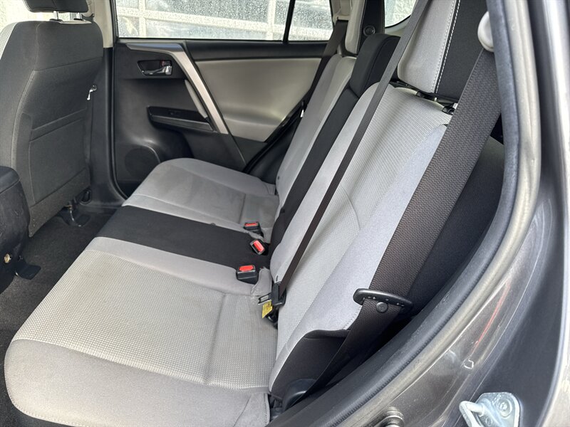 2016 Toyota RAV4 XLE - Photo 11 - Lynwood, IL 60411