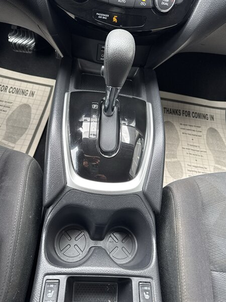 2016 Nissan Rogue SV AWD   - Photo 17 - Lynwood, IL 60411