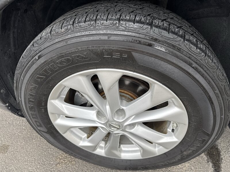 2016 Nissan Rogue SV AWD   - Photo 13 - Lynwood, IL 60411