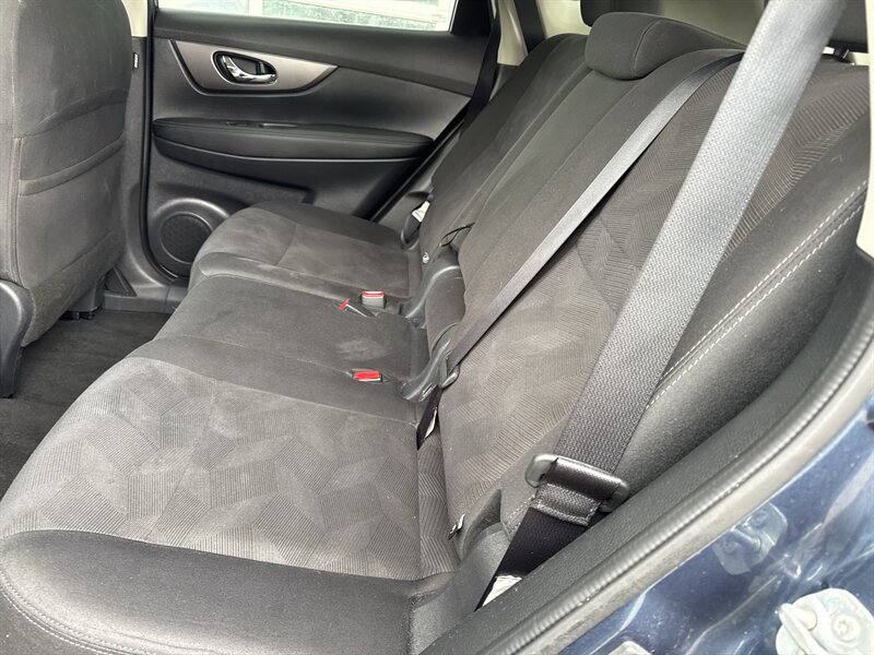 2016 Nissan Rogue SV AWD   - Photo 10 - Lynwood, IL 60411