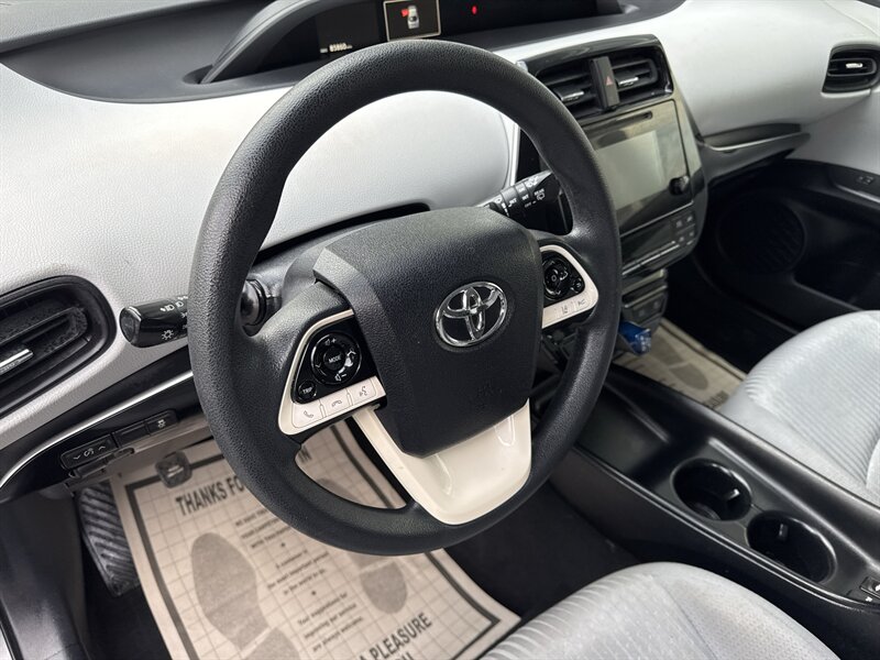 2017 Toyota Prius Two   - Photo 7 - Lynwood, IL 60411