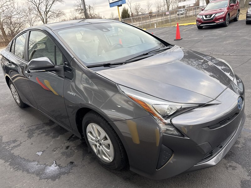 2017 Toyota Prius Two   - Photo 1 - Lynwood, IL 60411