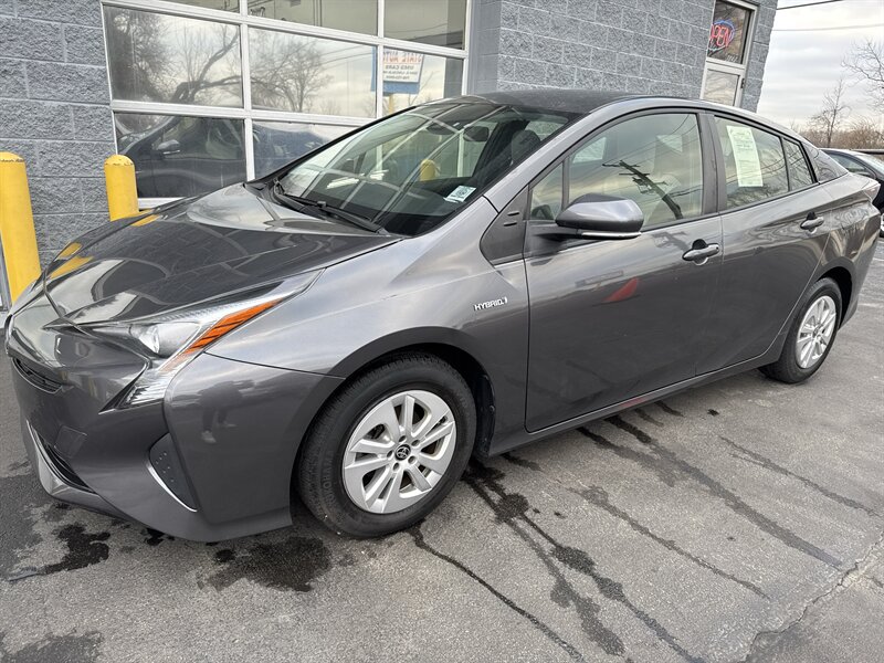 2017 Toyota Prius Two   - Photo 3 - Lynwood, IL 60411