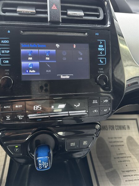 2017 Toyota Prius Two   - Photo 11 - Lynwood, IL 60411