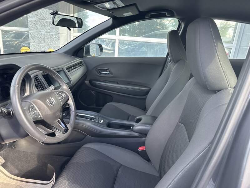 2019 Honda HR-V Sport   - Photo 8 - Lynwood, IL 60411