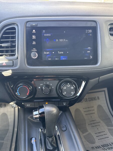 2019 Honda HR-V Sport   - Photo 13 - Lynwood, IL 60411