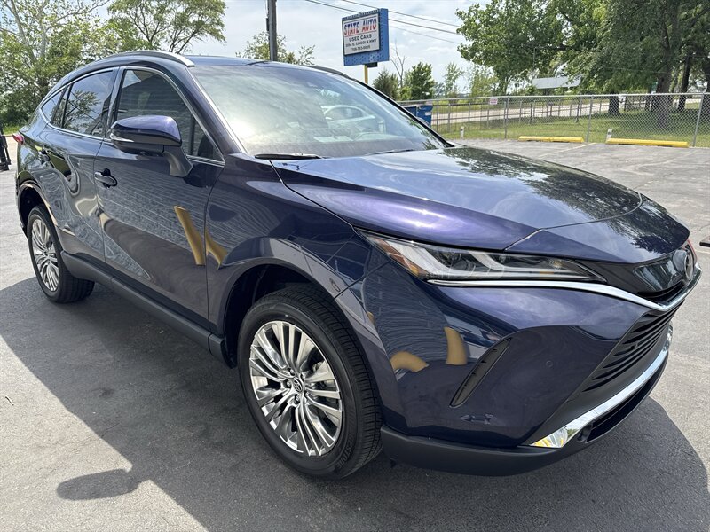 2023 Toyota Venza LE   - Photo 1 - Lynwood, IL 60411