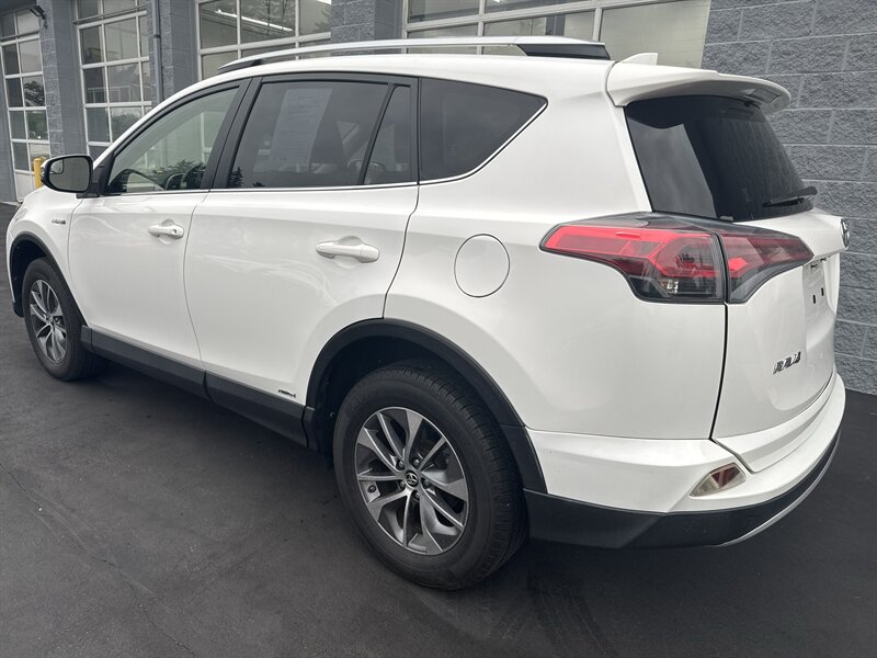 2016 Toyota RAV4 Hybrid XLE   - Photo 4 - Lynwood, IL 60411