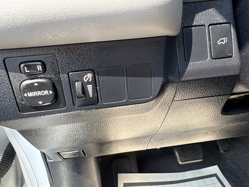 2016 Toyota RAV4 Hybrid XLE   - Photo 16 - Lynwood, IL 60411