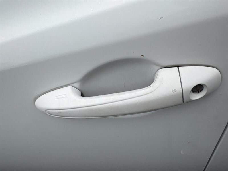 2016 Toyota RAV4 Hybrid XLE   - Photo 7 - Lynwood, IL 60411