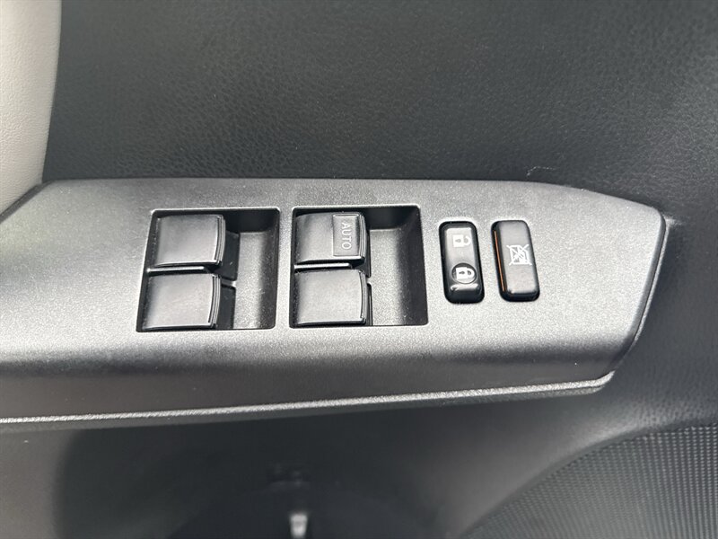 2016 Toyota RAV4 Hybrid XLE   - Photo 11 - Lynwood, IL 60411