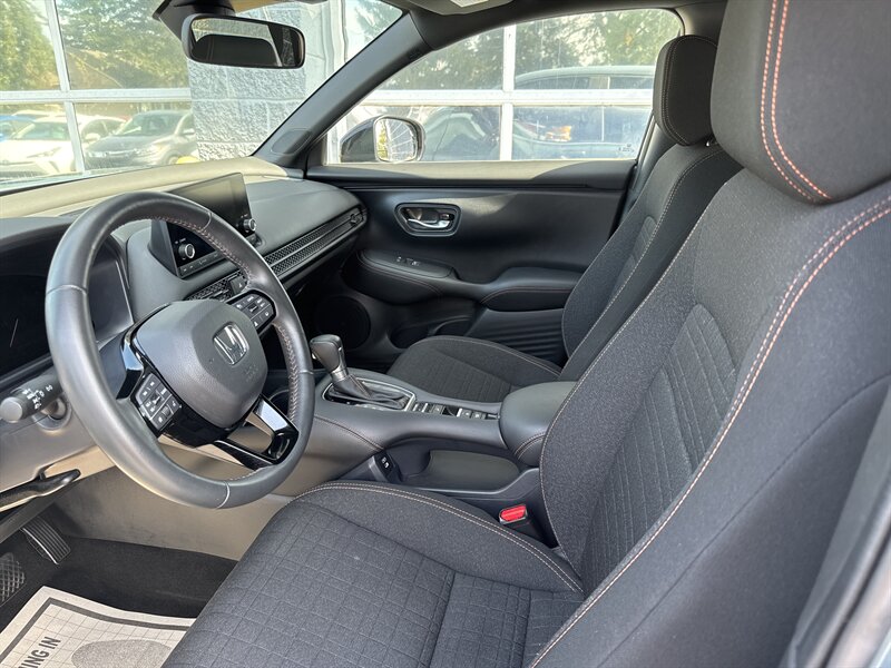 2024 Honda HR-V Sport   - Photo 9 - Lynwood, IL 60411