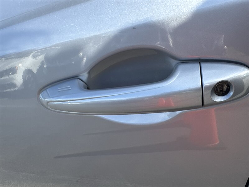 2017 Toyota RAV4 Hybrid XLE   - Photo 19 - Lynwood, IL 60411