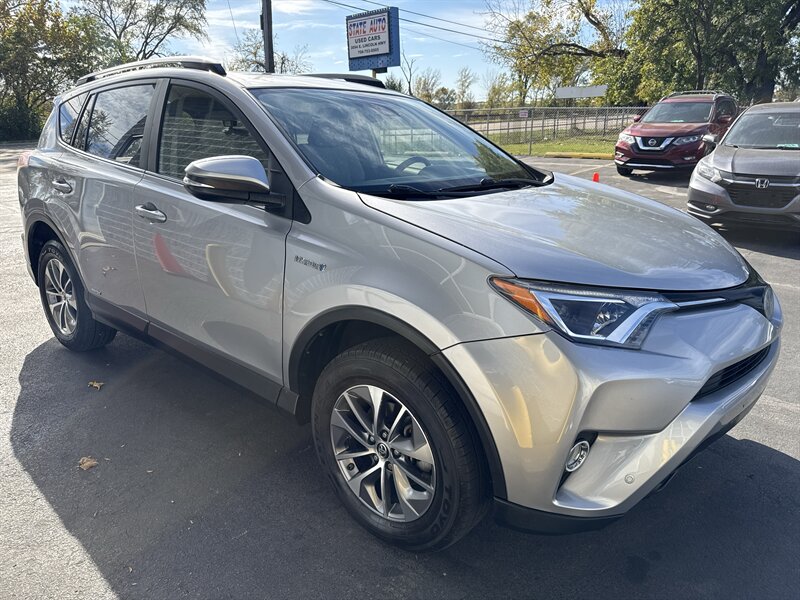 2017 Toyota RAV4 Hybrid XLE   - Photo 1 - Lynwood, IL 60411