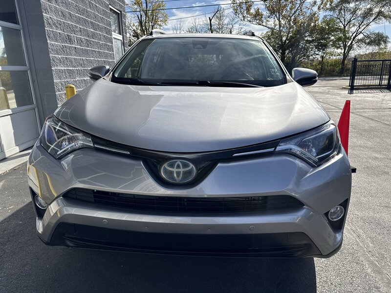 2017 Toyota RAV4 Hybrid XLE   - Photo 2 - Lynwood, IL 60411
