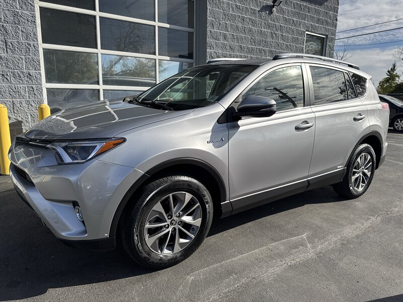 2017 Toyota RAV4 Hybrid XLE   - Photo 3 - Lynwood, IL 60411