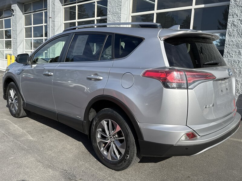 2017 Toyota RAV4 Hybrid XLE   - Photo 4 - Lynwood, IL 60411