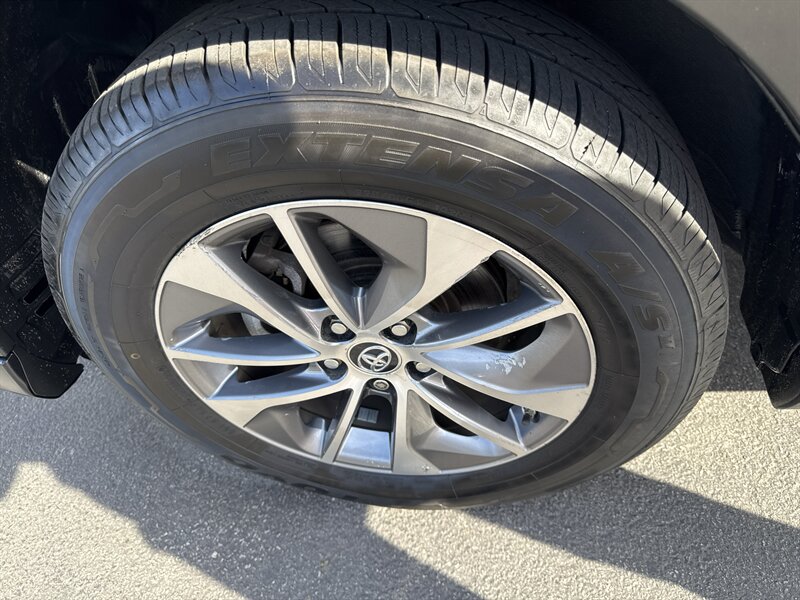 2017 Toyota RAV4 Hybrid XLE   - Photo 20 - Lynwood, IL 60411