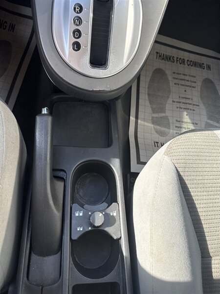 2011 Nissan Sentra 2.0 - Photo 15 - Lynwood, IL 60411