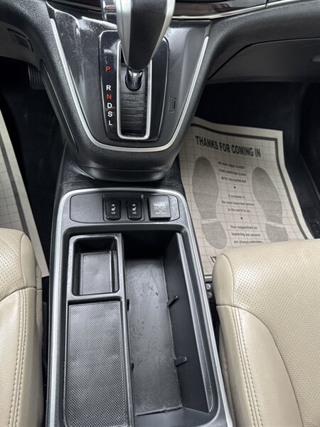 2016 Honda CR-V Touring   - Photo 16 - Lynwood, IL 60411