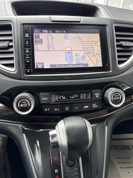 2016 Honda CR-V Touring   - Photo 15 - Lynwood, IL 60411