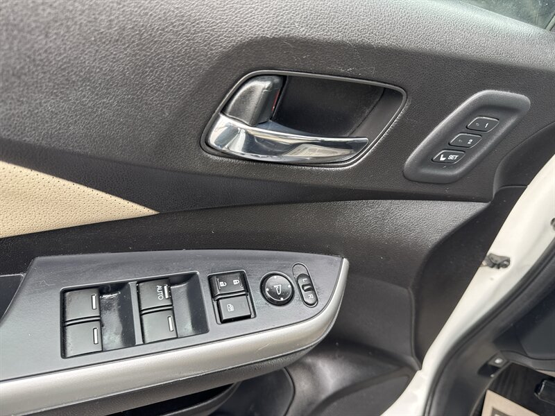 2016 Honda CR-V Touring   - Photo 9 - Lynwood, IL 60411