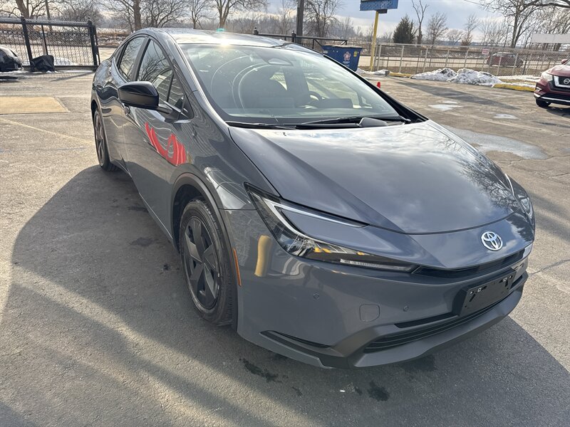 2024 Toyota Prius LE   - Photo 1 - Lynwood, IL 60411